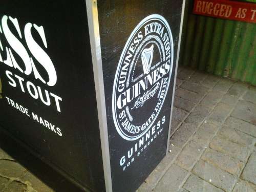 BAR COUNTER GUINESS